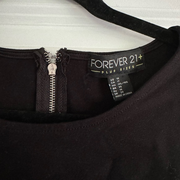 Plus Size Forever 21 Sleeveless Crop Top in 1X - Picture 3 of 4